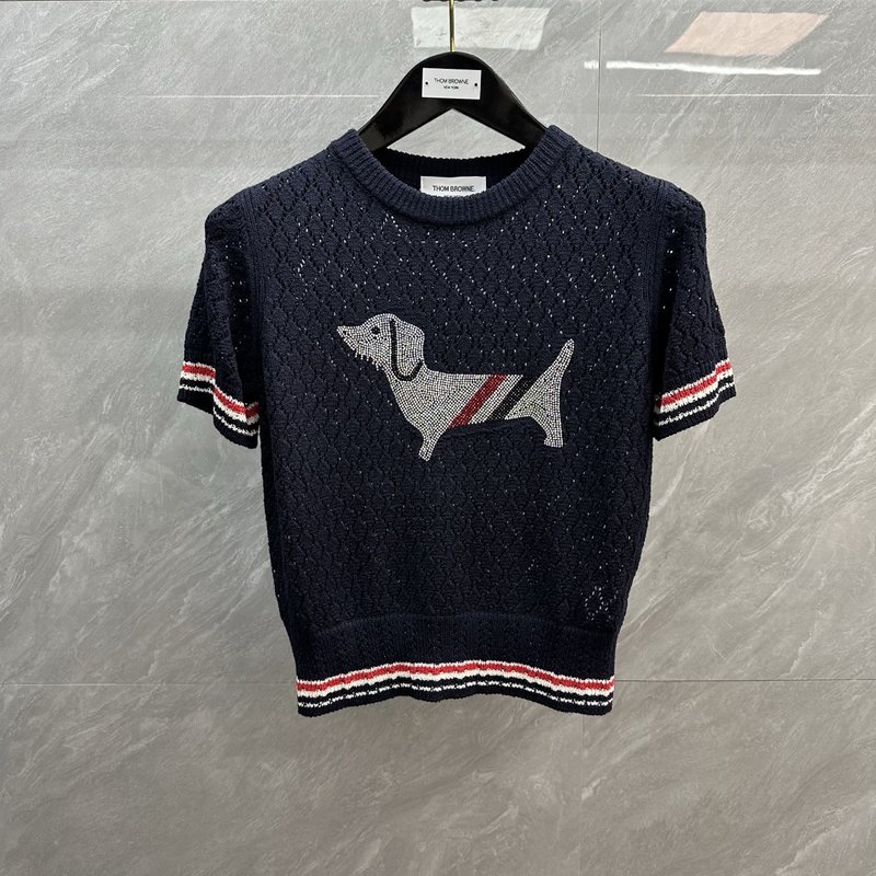 Thom Browne 라인스톤 강아지 반팔 니트 001-181239