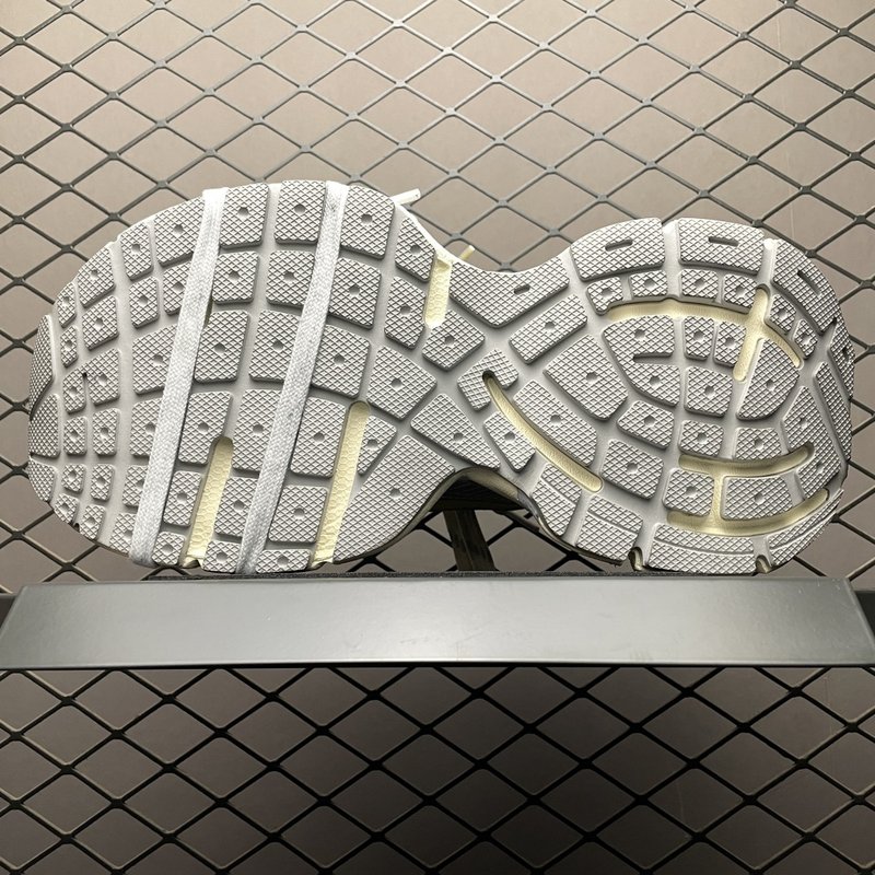 발렌시아가 3XL 빈티지 러닝화 001-181351