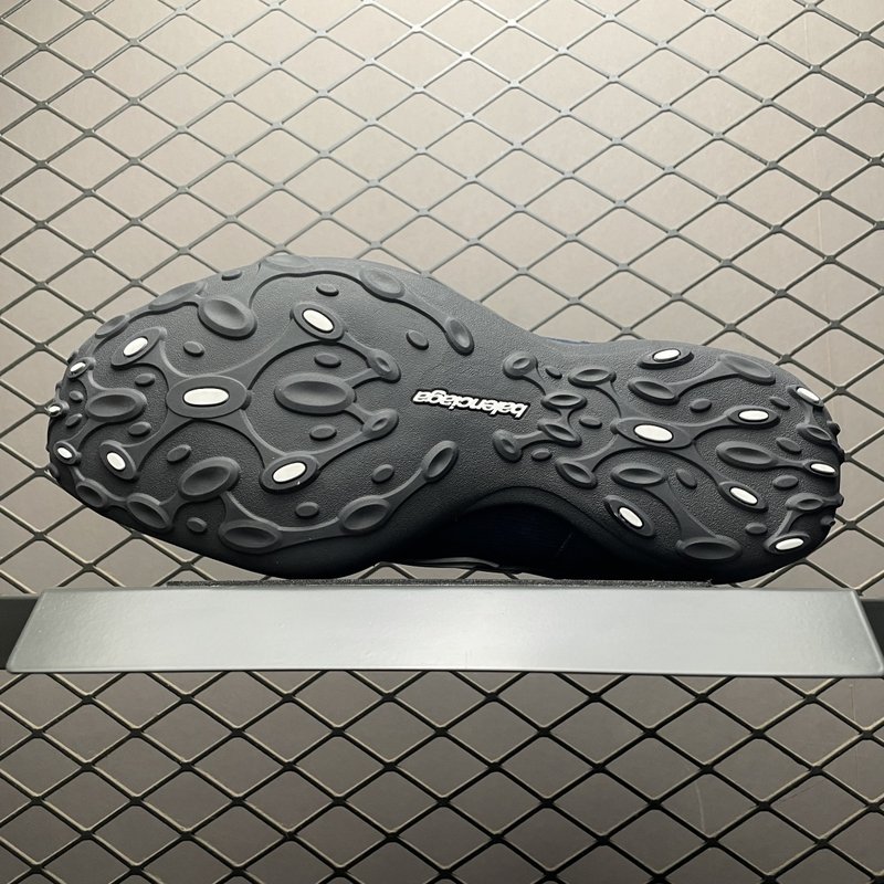 발렌시아가 먼데이 울트라 빈티지 스니커즈 001-181449