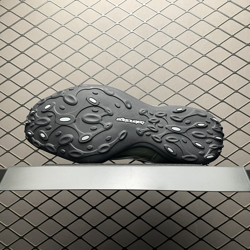 발렌시아가 먼데이 울트라 빈티지 슈즈 001-181456