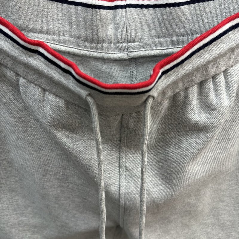 톰브라운 레드 화이트 블루 스트라이프 쇼츠 001-181487