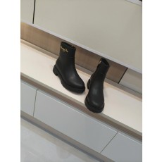 D-메이저 블랙 카프스킨 앵클 부츠 001-182393