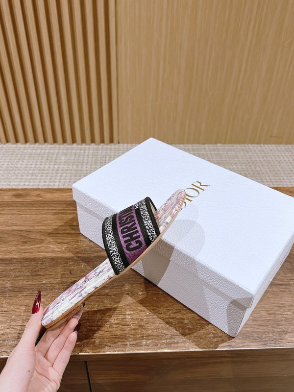디올 봄여름 신상 자수 가죽 슬리퍼 001-182416