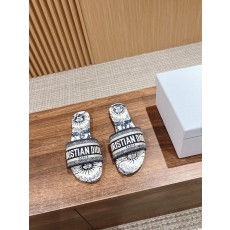 디올 봄여름 신상 자수 가죽 슬리퍼 001-182424