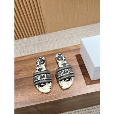 디올 봄여름 신상 자수 가죽 슬리퍼 001-182427