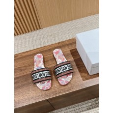 디올 봄여름 신상 자수 가죽 플랫 샌들 001-182430