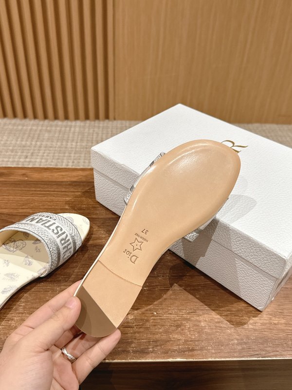 디올春夏新상 자수 가죽 플랫 샌들 001-182433