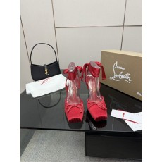 크리스찬 루부탱 스퀘어 토 스트랩 하이힐 001-182440