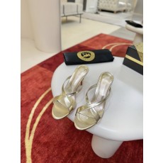 크리스찬 루부탱 교차 스트랩 뮬 샌들 001-182520