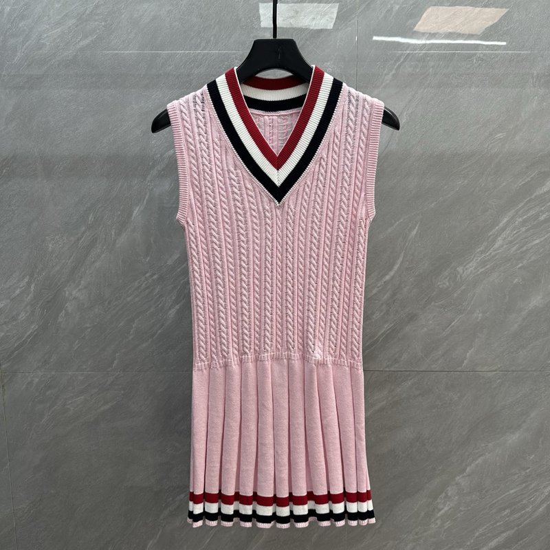 톰브라운 민소매 V 넥 컬러 스트라이프 니트 플리츠 원 001-182590