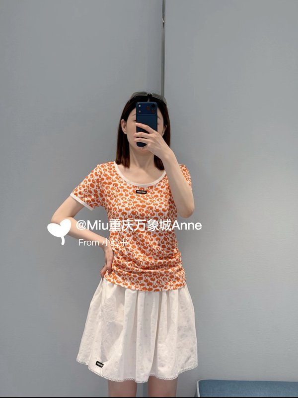 미우미우 오렌지 플라워 라운드넥 반팔 티셔츠 001-182775