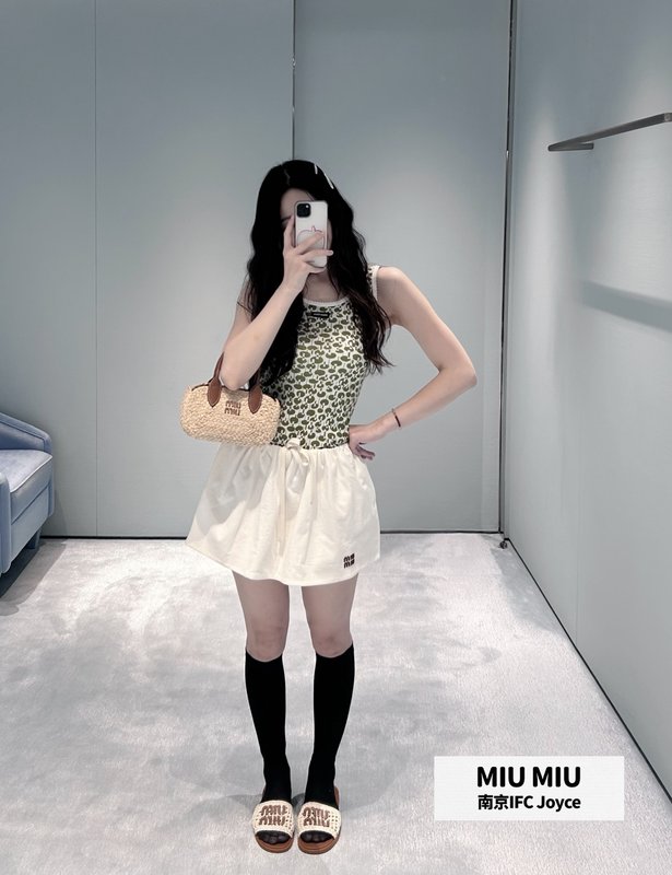미우미우 그린 프린트 라운드넥 조끼 001-182776