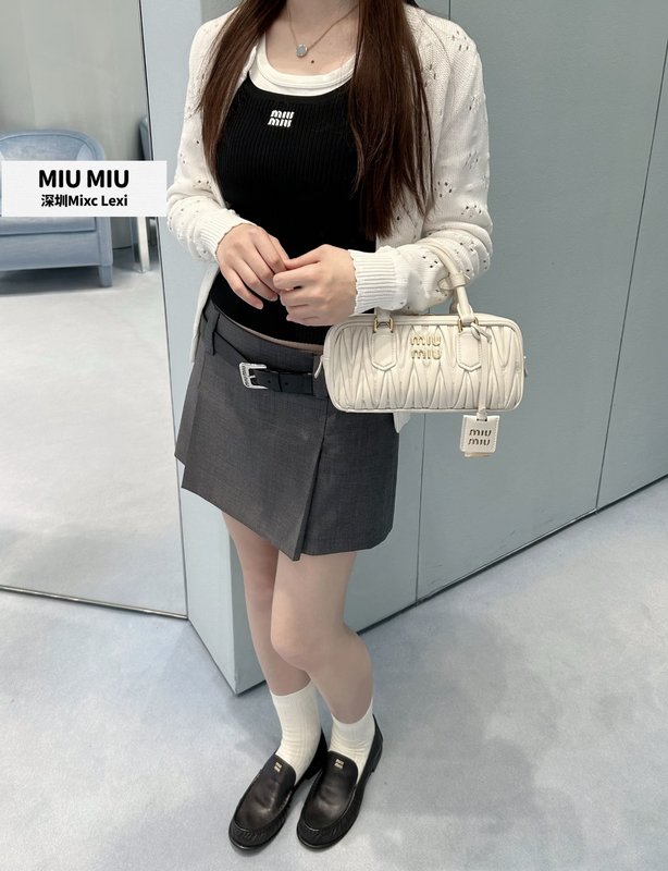 미우미우 울 혼방 플리츠 스커트 001-182846