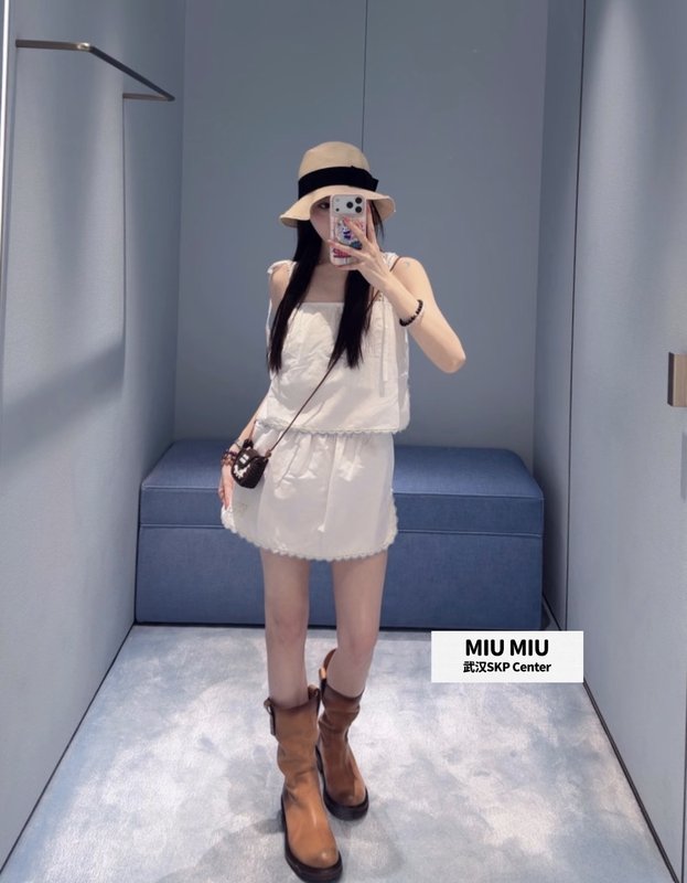 미우미우 여름 스트랩 자수 레이스 민소매 001-182848