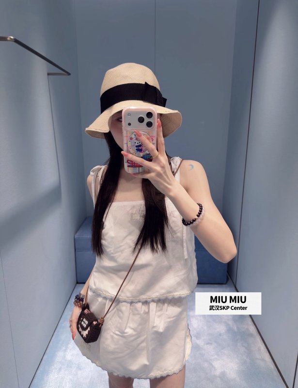 미우미우 여름 스트랩 자수 레이스 민소매 001-182848