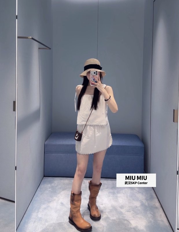 미우미우 여름 스트랩 자수 레이스 민소매 001-182848