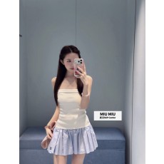 미우미우 스타일 화이트 블루 스플라이스 튜브톱 플리츠 001-182907