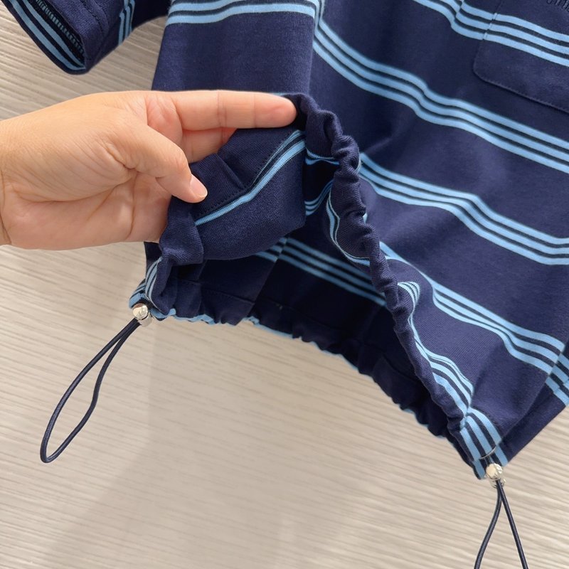 미우미우 스트라이프 칼라 드로스트링 상의 반바지 세트 001-182918