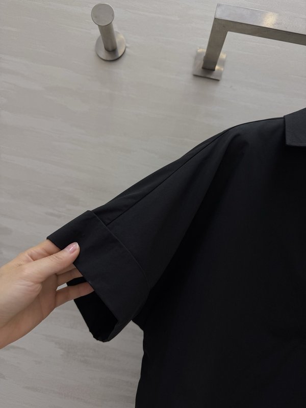 미우미우 스타일 블루 입체 꽃 진주 셔츠 001-182932