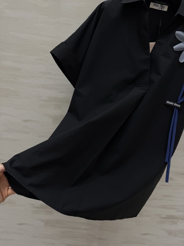 미우미우 스타일 블루 입체 꽃 진주 셔츠 001-182932