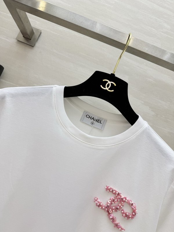 샤넬 진주 장식 숏슬리브 티셔츠 001-183057