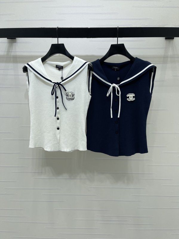 네이비 칼라 더블 C 자수 울 니트 조끼 001-183130