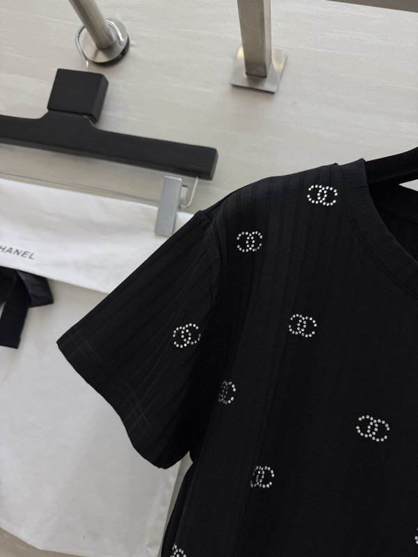 샤넬 풀 다이아몬드 더블 C 로고 티셔츠 001-183157