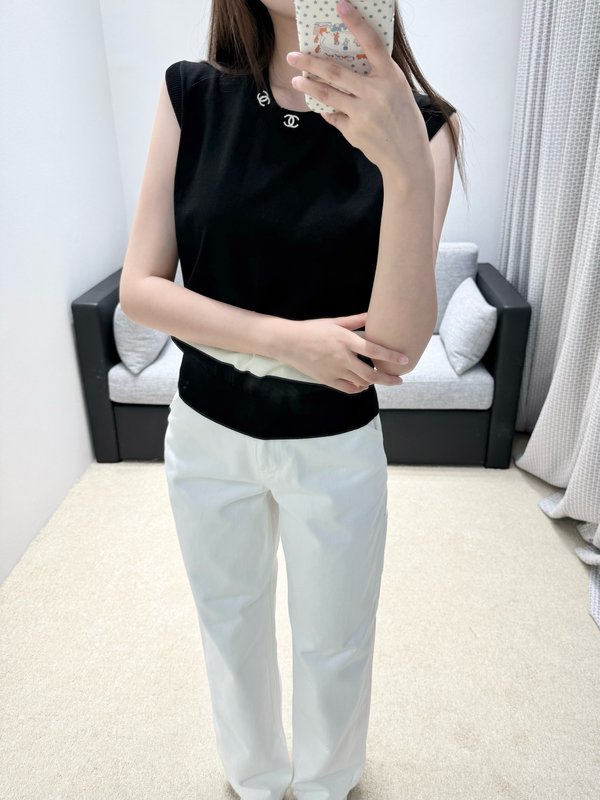 샤넬 봄여름 클래식 블랙 화이트 스트라이프 조끼 스웨터 001-183225