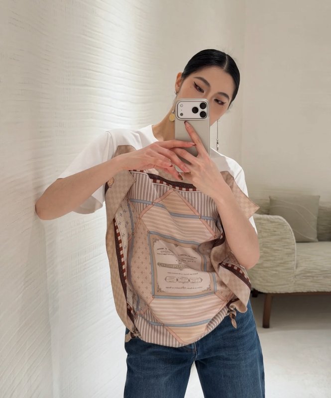 루이비통 봄여름 신상 스카프 프린트 면 상의 001-183286