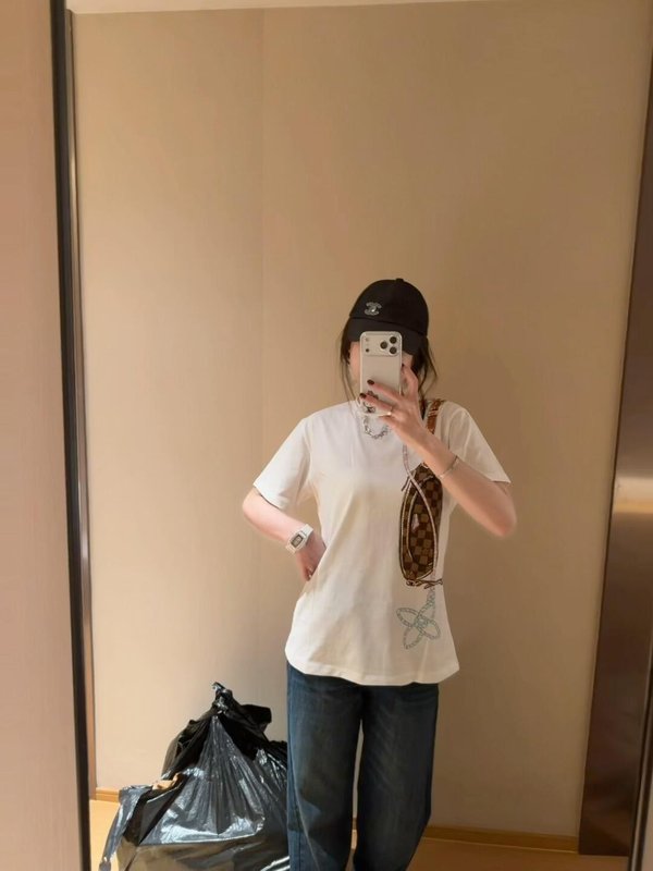 루이비통 체커보드 백팩 프린트 반팔 티셔츠 001-183316