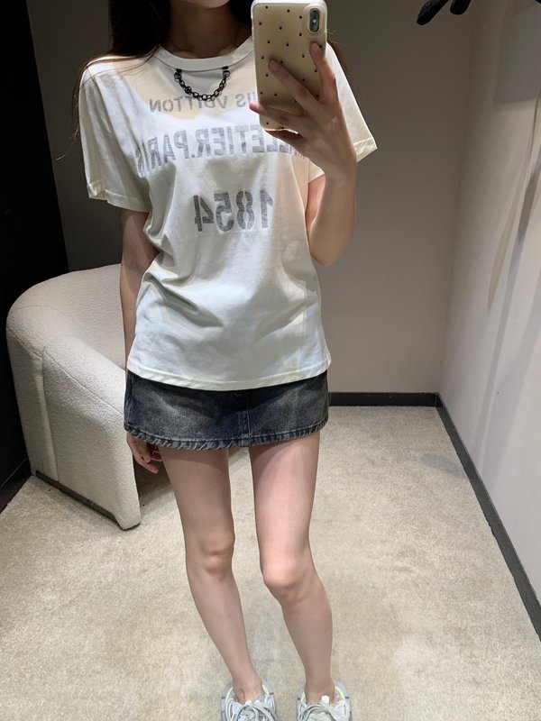 루이비통 레터 프린트 체인 라운드 티셔츠 001-183317