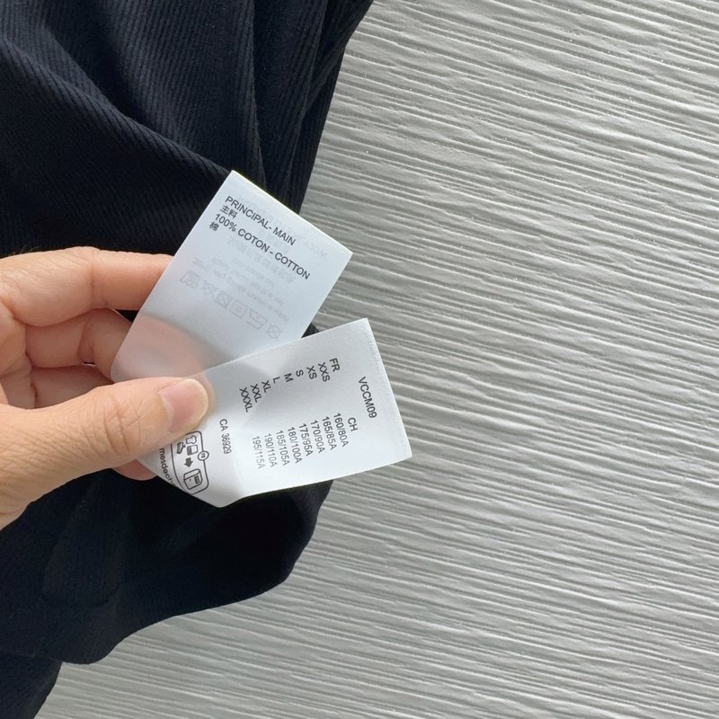 심플하고 고급스러운 통기성 민소매 탑 001-183358