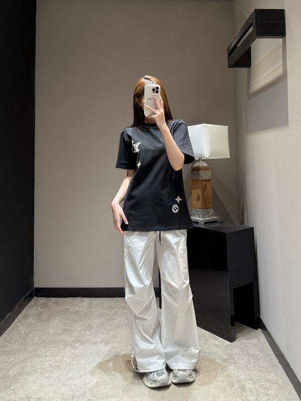 루이비통 헤비 엠브로이더리 반팔 티셔츠 001-183502