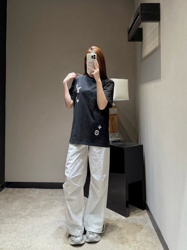 루이비통 헤비 엠브로이더리 반팔 티셔츠 001-183502