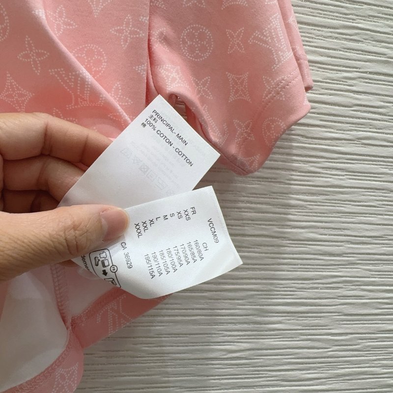 루이비통 여성 핑크 숏 티셔츠 001-183568