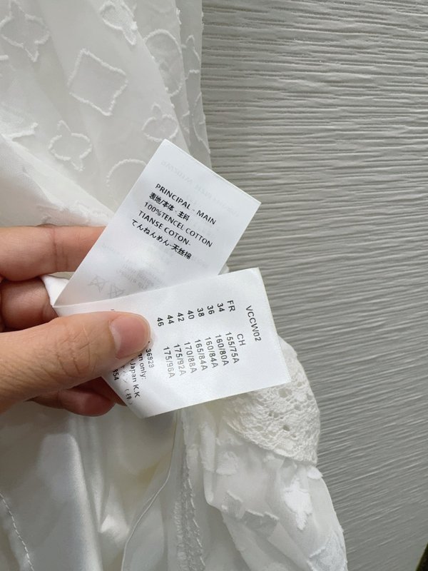 루이비통 자수 컷팅 원피스 001-183581