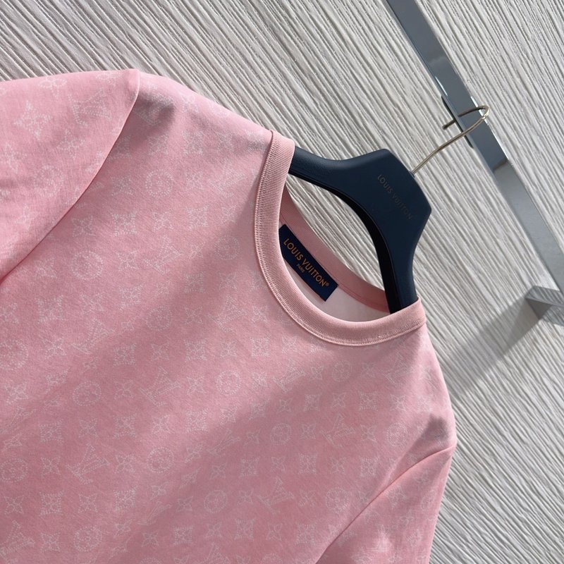 루이비통 여성 핑크 반팔 티셔츠 001-183608