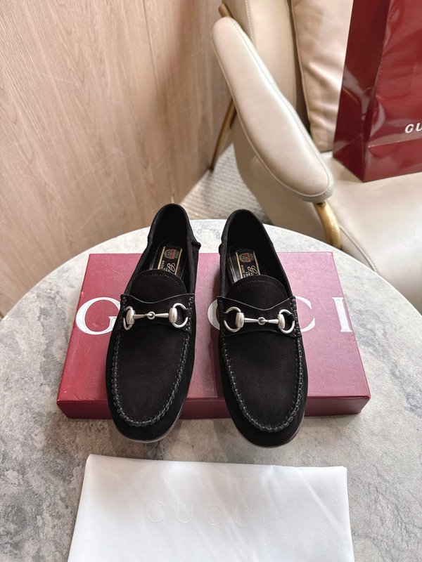 구찌 여성용 블랙 스웨이드 로퍼 001-183742