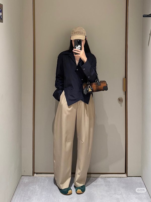 로에베 봄 비대칭 디자인 셔츠 001-183874