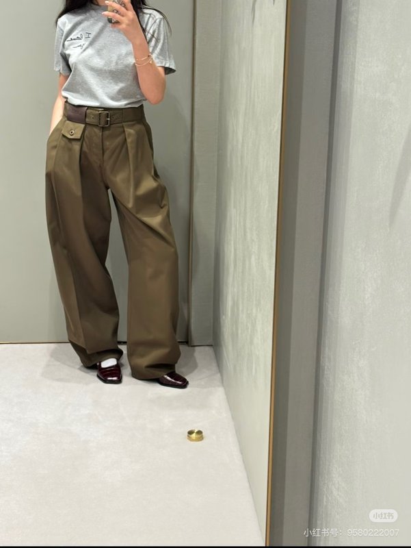 로에베 자수 라운드넥 반팔 티셔츠 001-183882
