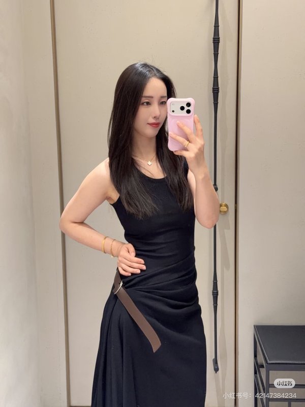 로에베 웨이스트 주름 벨트 민소매 원피스 001-183886