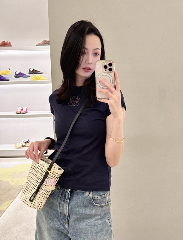로에베 슬림핏 라운드넥 로고 자수 티셔츠 001-183898