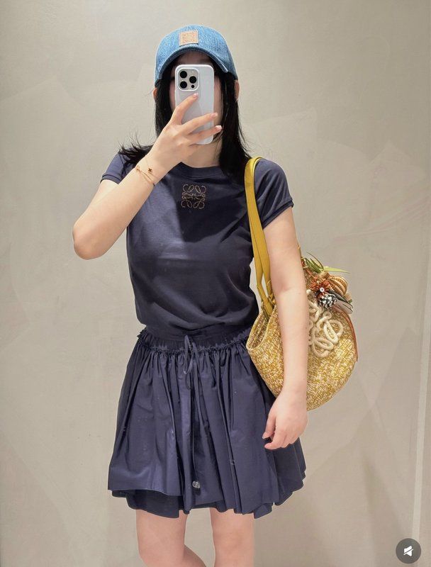 로에베 슬림핏 라운드넥 로고 자수 티셔츠 001-183898