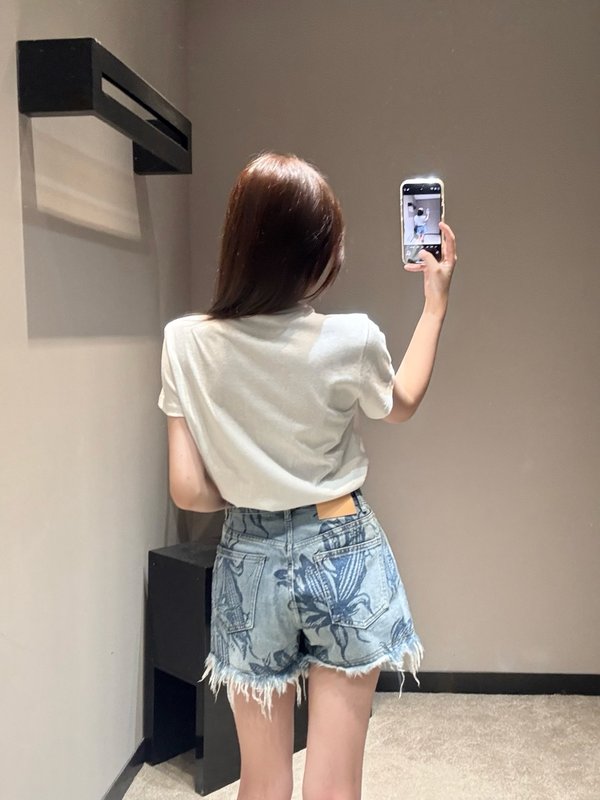 로에 빈티지 인물 스팽글 프린트 반팔 티셔츠 001-183997