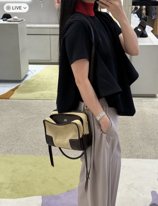 로에베 로고 자수 불규칙 반팔 티셔츠 001-184026