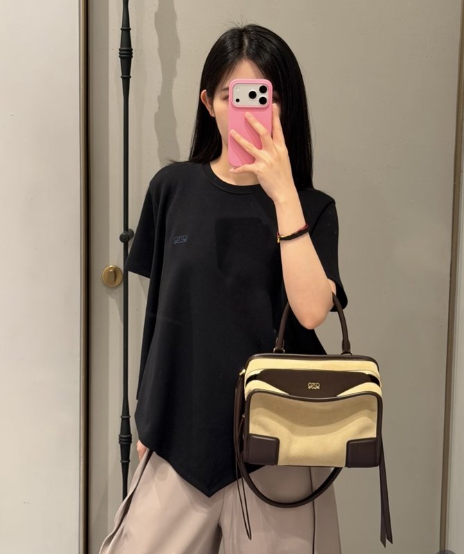 로에베 로고 자수 불규칙 반팔 티셔츠 001-184026