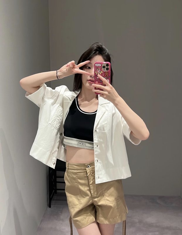 로에베 반팔 셔츠 작은 칼라 싱글 브레스티드 001-184056