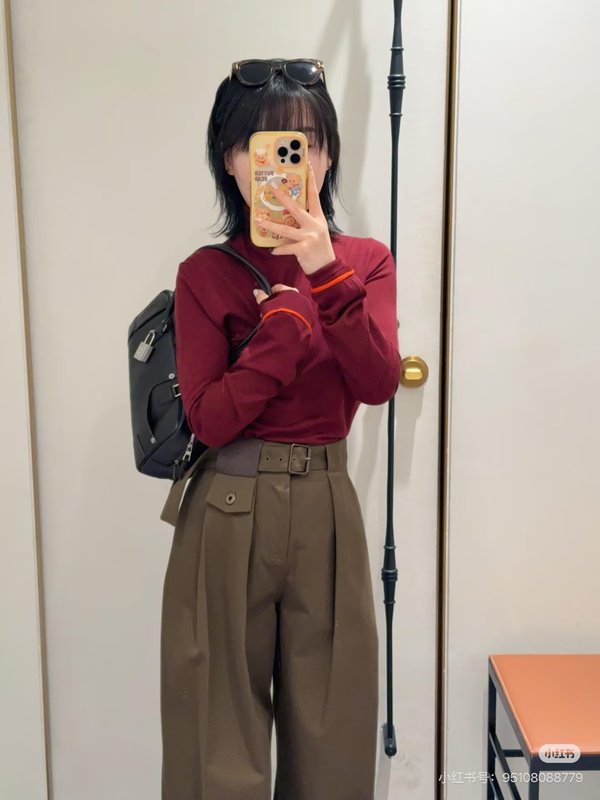 로에베 26 년 신상 올리브그린 와이드 팬츠 001-184059