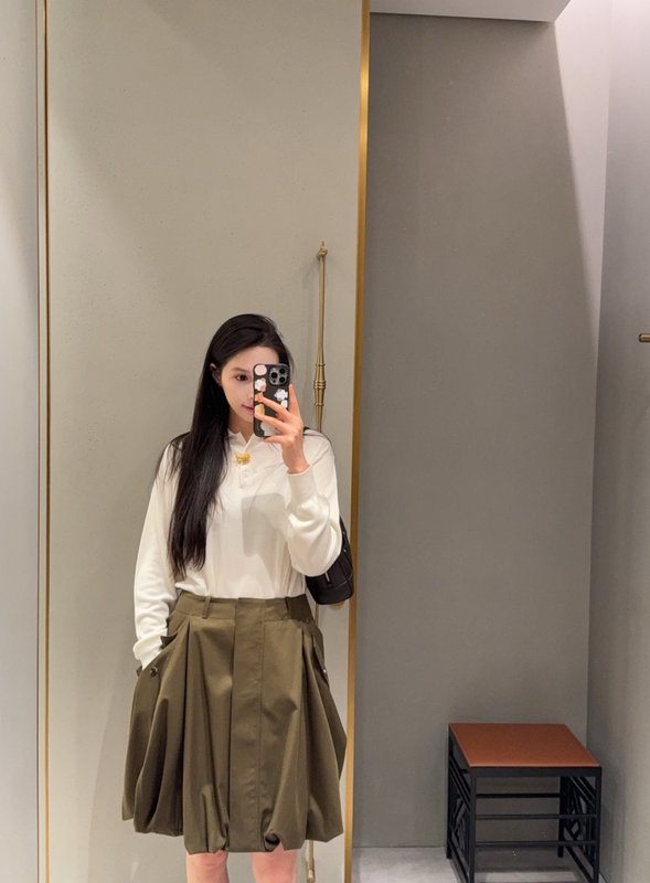 로에베 올리브그린 불규칙 버블 스커트 001-184061