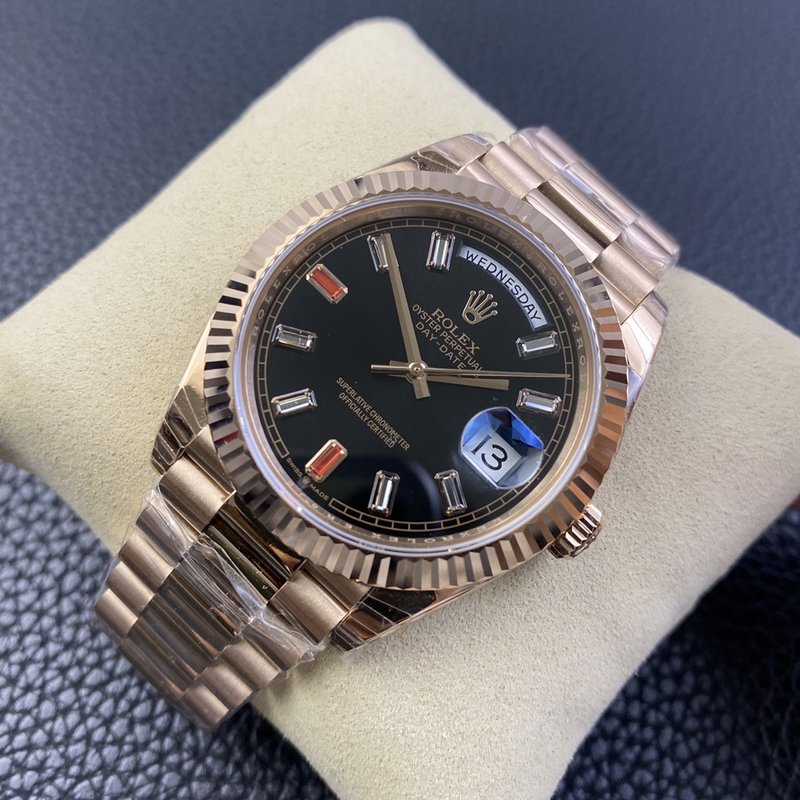 요일 날짜형 40MM 루비 다이얼 시계 001-184703